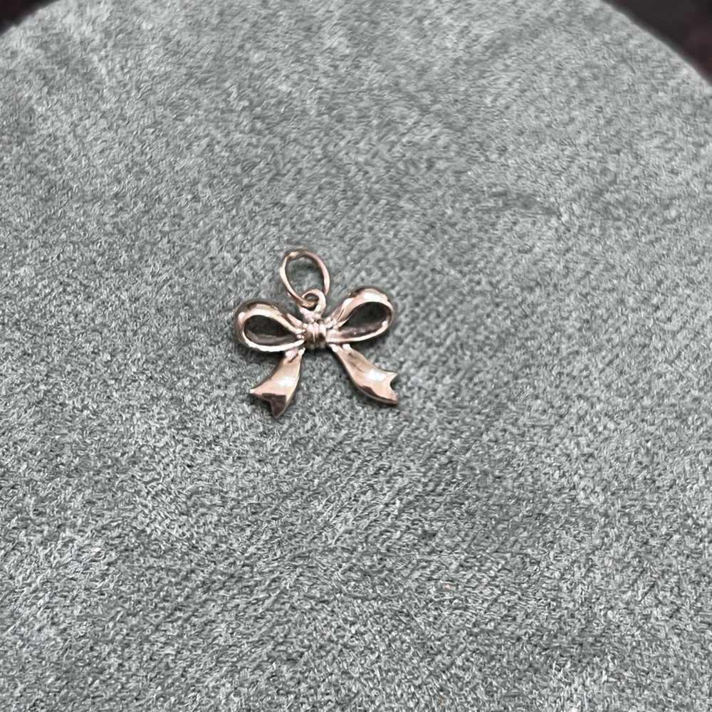 925 Silver Bow Pendant